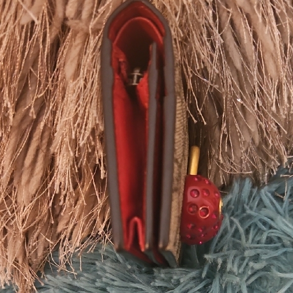 Gucci Beige and Red Cherry Wallet - Picture 7 of 10